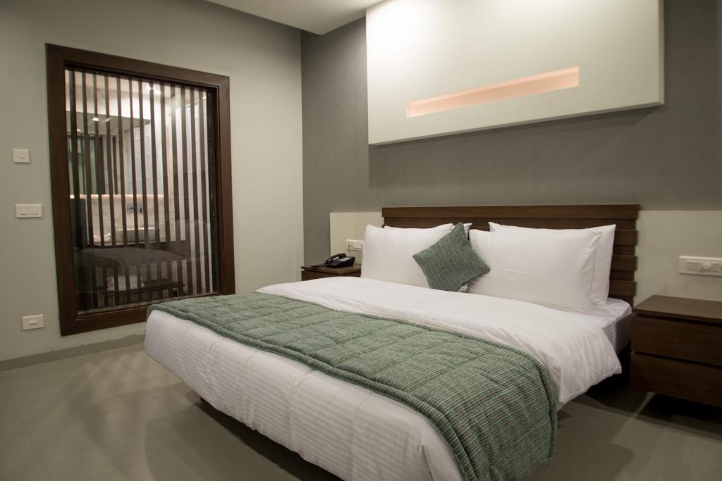 Hotel Narula'S Aurrum Amritsar Bagian luar foto