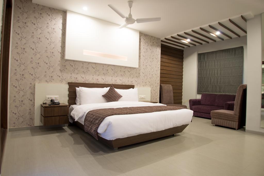 Hotel Narula'S Aurrum Amritsar Bagian luar foto