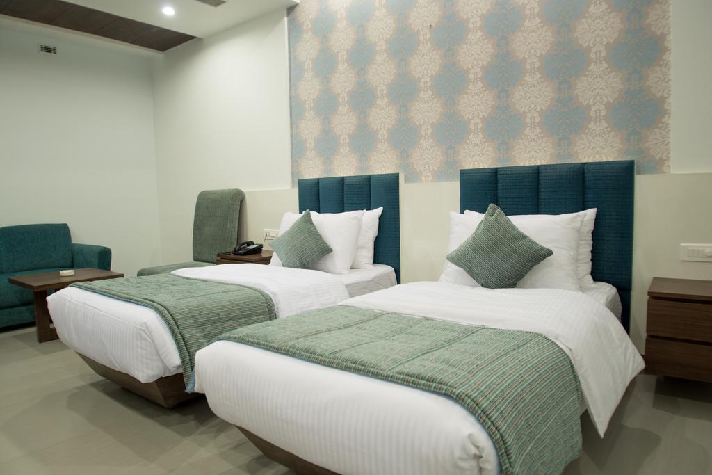 Hotel Narula'S Aurrum Amritsar Bagian luar foto