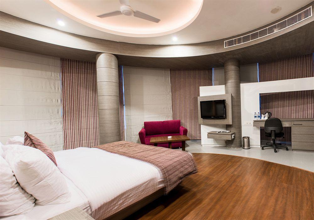 Hotel Narula'S Aurrum Amritsar Bagian luar foto