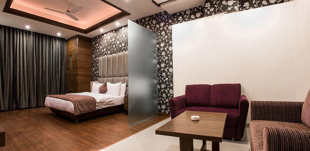 Hotel Narula'S Aurrum Amritsar Bagian luar foto