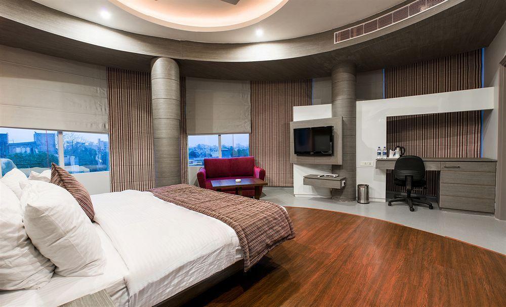 Hotel Narula'S Aurrum Amritsar Bagian luar foto