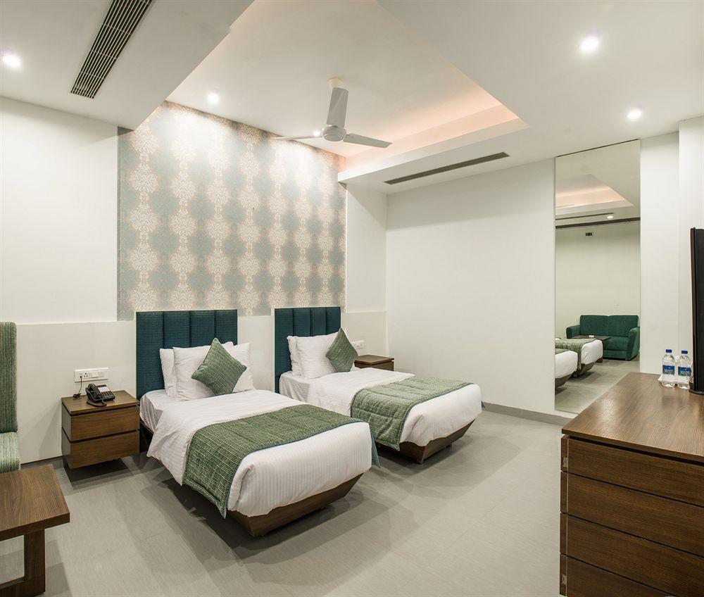 Hotel Narula'S Aurrum Amritsar Bagian luar foto