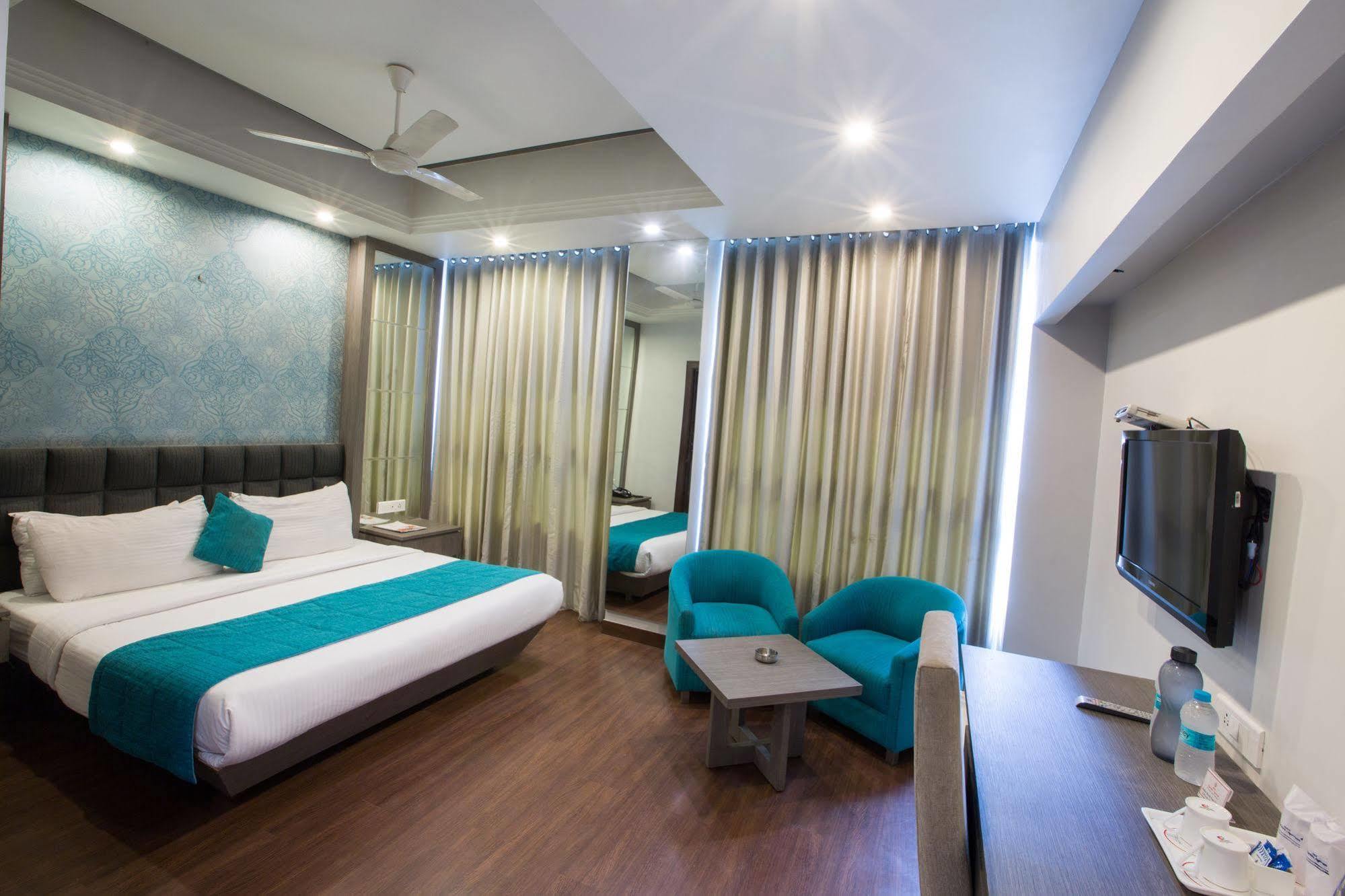 Hotel Narula'S Aurrum Amritsar Bagian luar foto