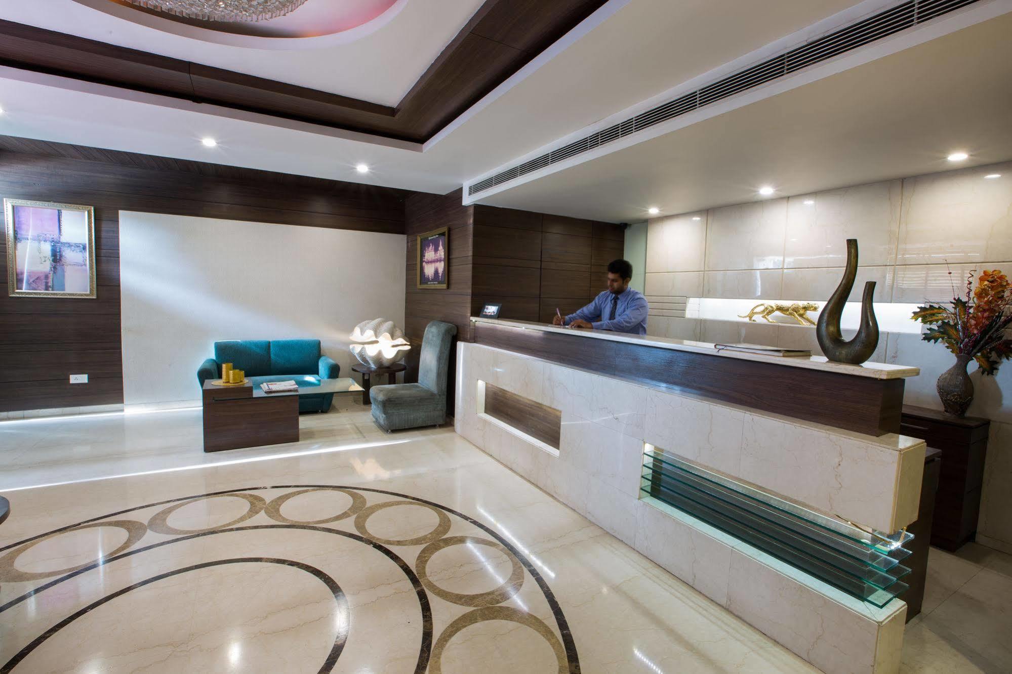 Hotel Narula'S Aurrum Amritsar Bagian luar foto