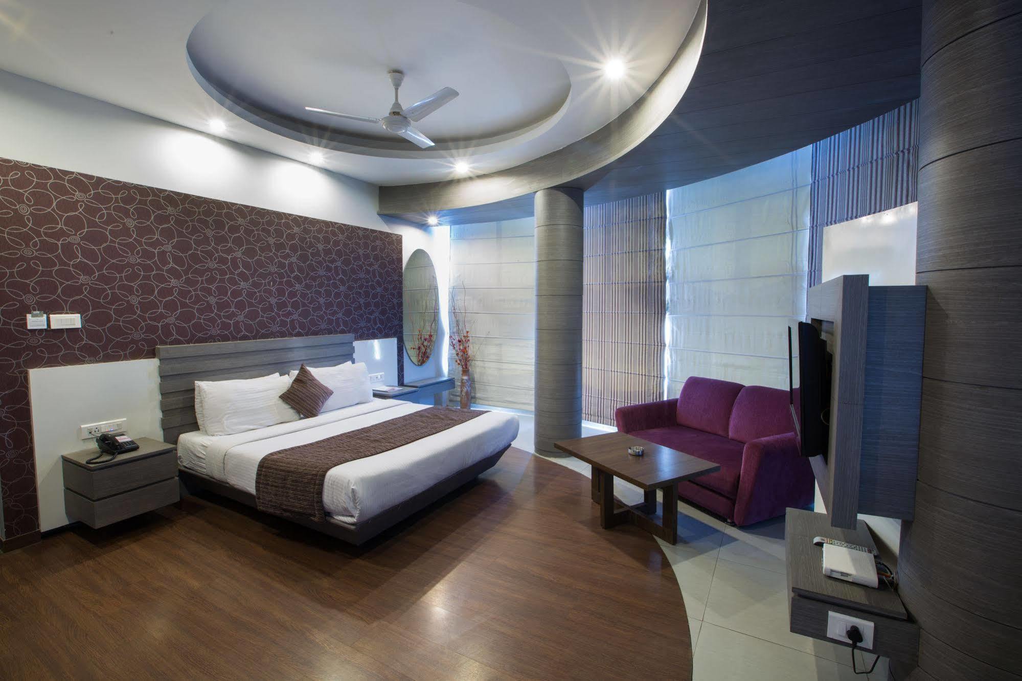 Hotel Narula'S Aurrum Amritsar Bagian luar foto
