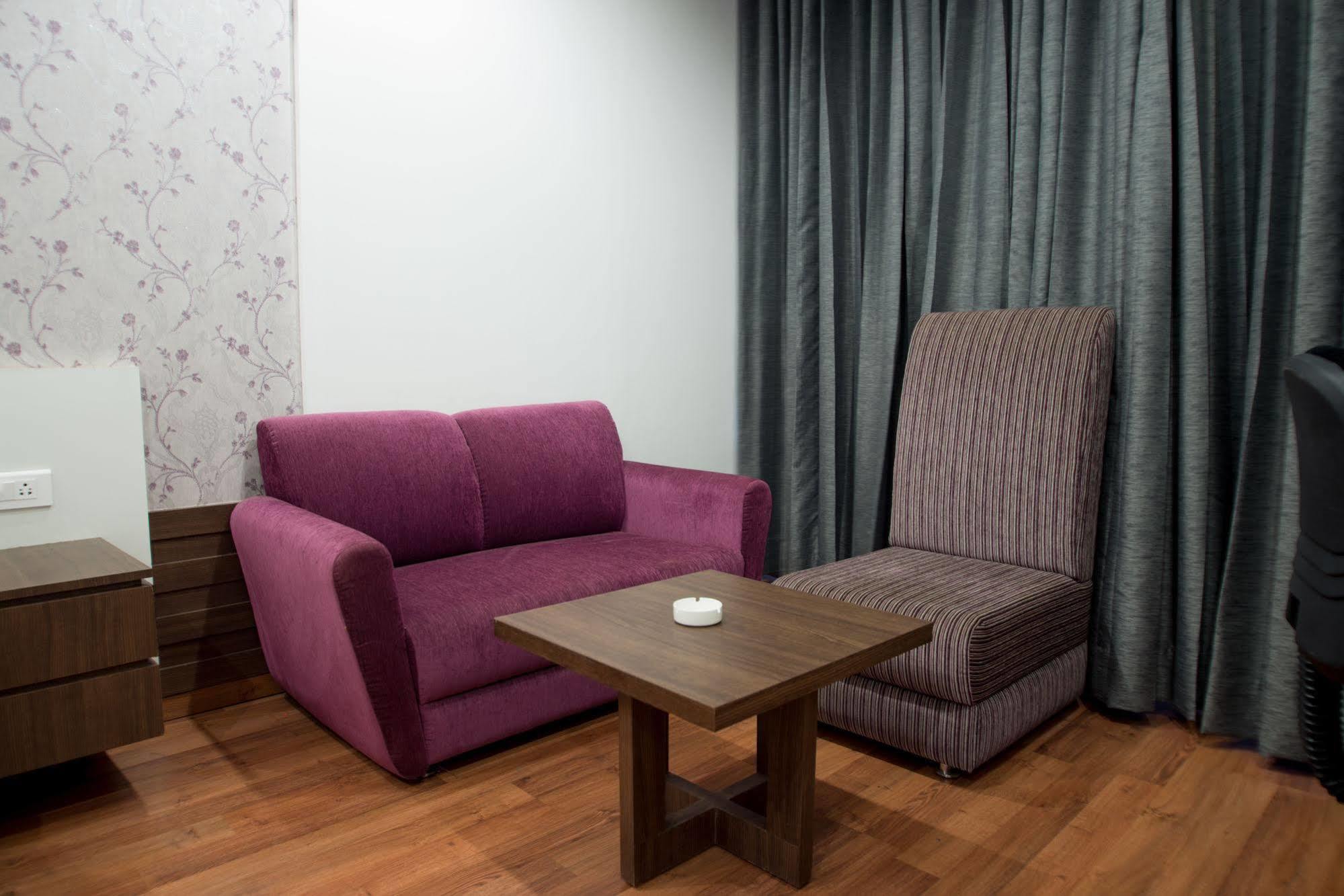 Hotel Narula'S Aurrum Amritsar Bagian luar foto